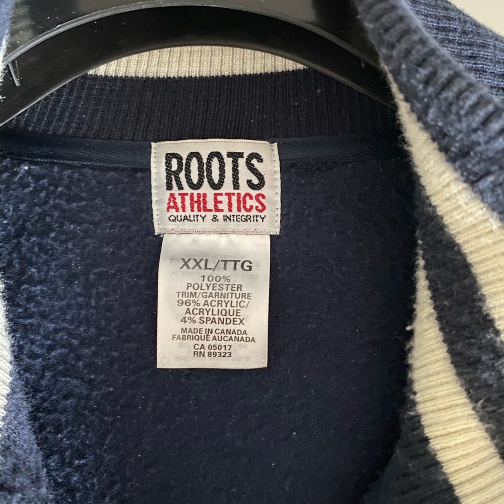 Roots x Toronto Maple Leafs Fleece Varsity Jacket - Picture 4 of 6